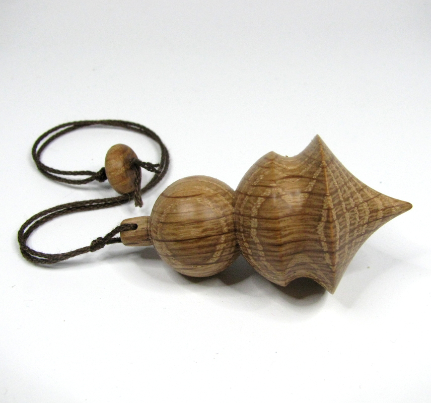 Pendule de radiesthésie artisanal, tourné en bois de Chêne