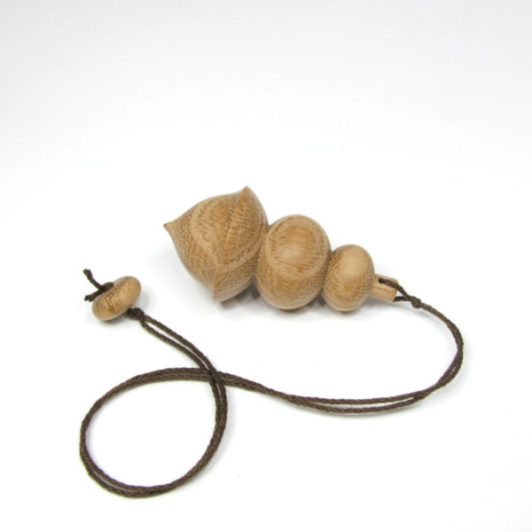 Pendule de radiesthésie artisanal, tourné en bois de Robinier.