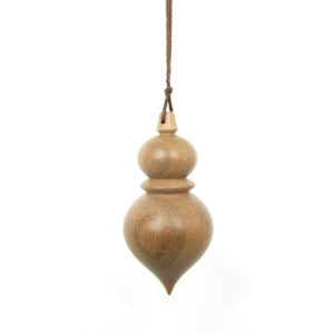 Pendule de radiesthésie artisanal, tourné en bois de Noyer.