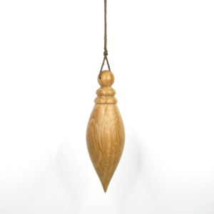 Pendule de radiesthésie artisanal, tourné en bois de Chêne.