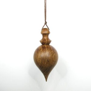 Pendule de radiesthésie artisanal, tourné en bois de Chêne.